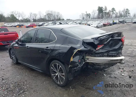 2018 Toyota Camry Se z USA, uszkodzony, nr VIN 4T1B11HK9JU134996